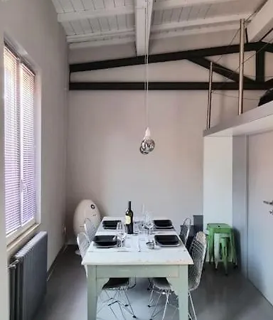 Stylish Duplex With Terrace *