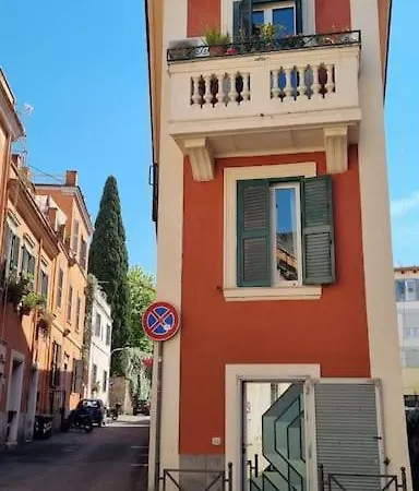 Stylish Duplex With Terrace 아파트