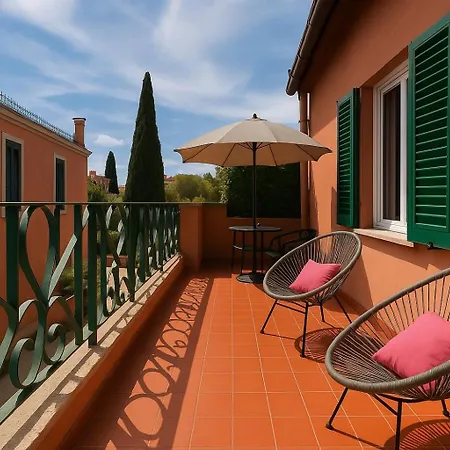 Stylish Duplex With Terrace *