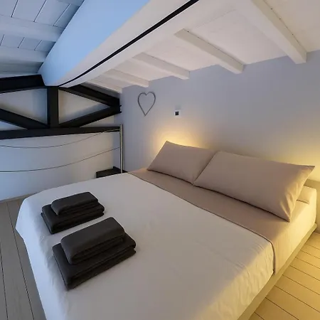 Stylish Duplex With Terrace